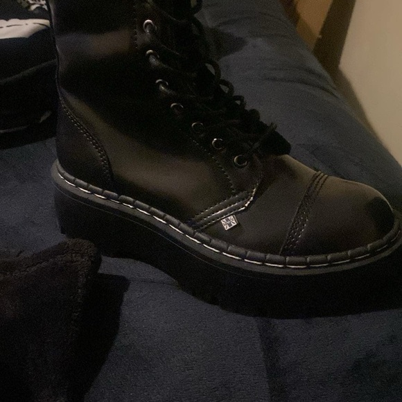 Brand new Tuk boots no box these are marked size W7, but boots run small sz 6.5 - Picture 2 of 3